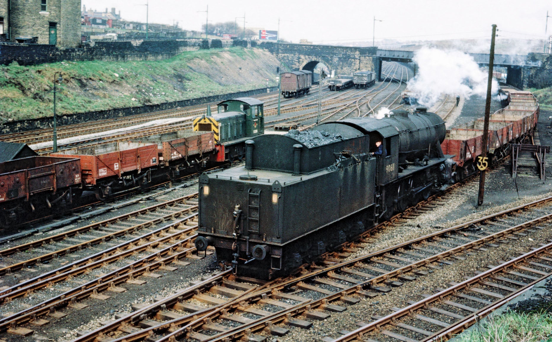 Bradford Railways in Colour Volume 2: The Lancashire & Yorkshire and Great Northern Lines